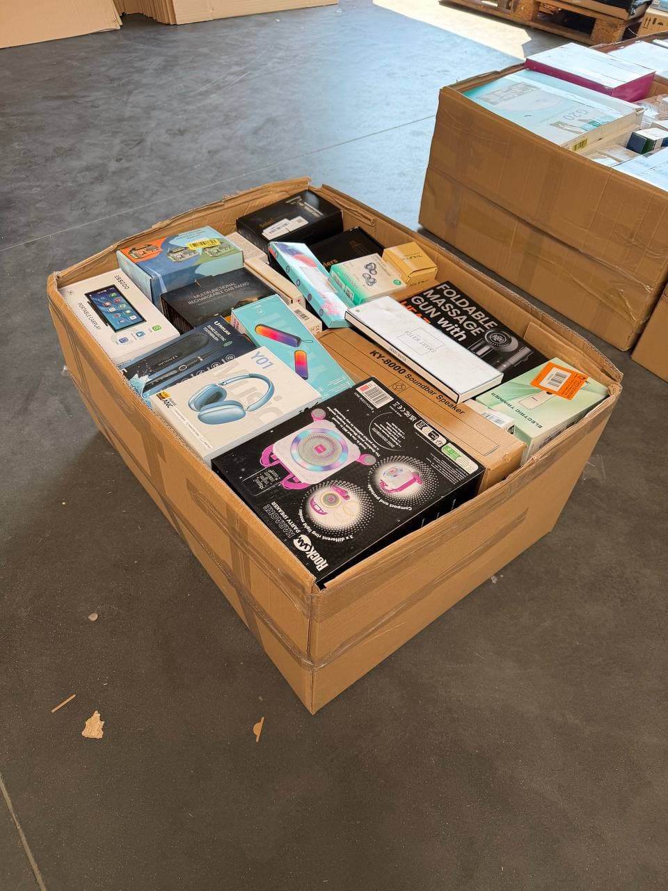 Amazon Long Box — Mixed Consumer Electronics (50–60 units)